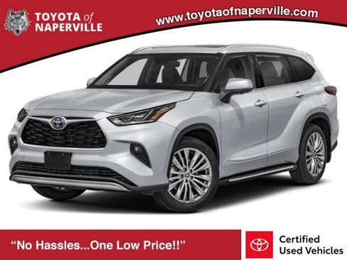 Used 2025 Toyota Highlander Platinum image 1