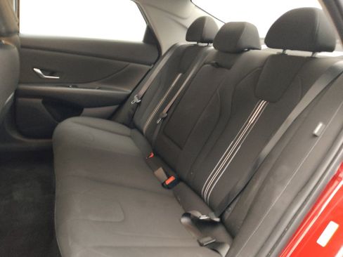 Used 2025 Hyundai Elantra SEL image 18