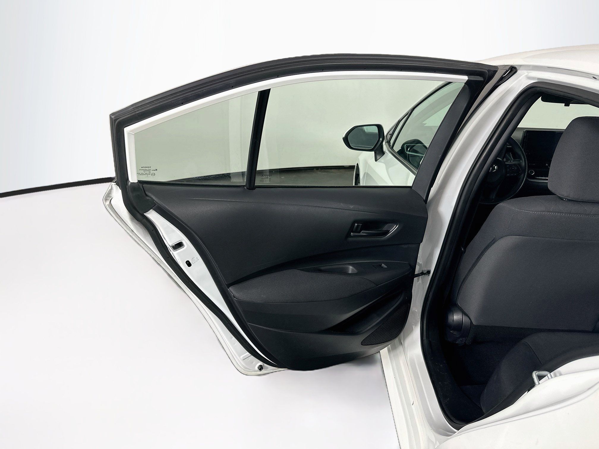 Used 2024 Toyota Corolla LE FWD image 25
