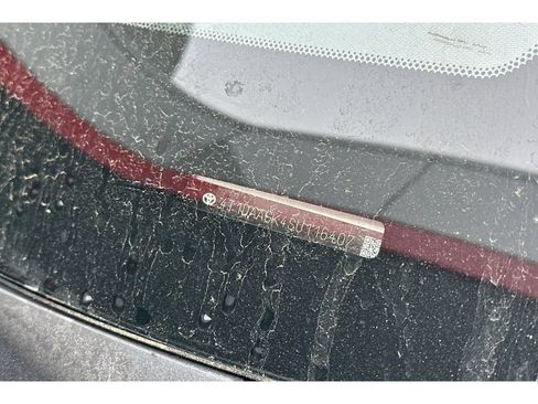 Used 2025 Toyota Camry SE FWD image 8