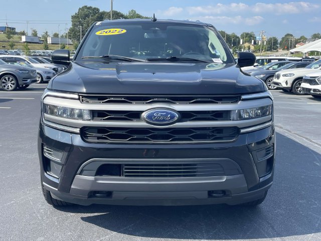 Used 2022 Ford Expedition XLT AWD/4WD image 2