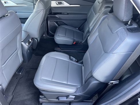 New 2025 Ford Explorer Active w/ Active Comfort Package image 20