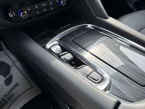 Certified 2023 Buick Enclave Essence image 16