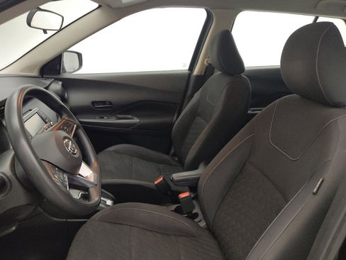 Used 2021 Nissan Kicks S image 17