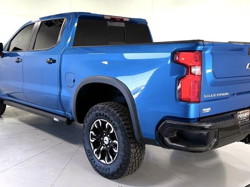 Used 2022 Chevrolet Silverado 1500 ZR2 w/ Technology Package image 9