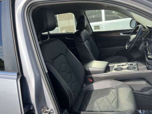 Used 2024 Volkswagen Atlas SE AWD/4WD image 27