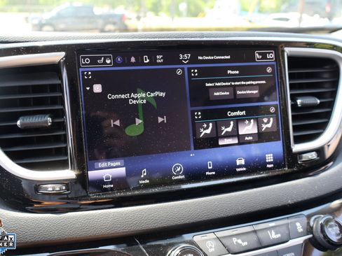 Used 2023 Chrysler Pacifica Touring-L FWD image 22