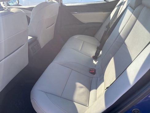 Used 2025 Toyota Camry SE image 8