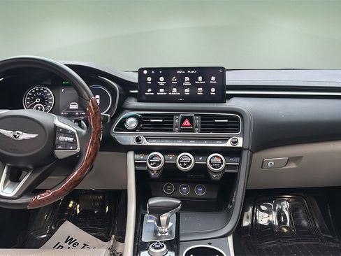 Used 2023 Genesis G70 2.0T image 12