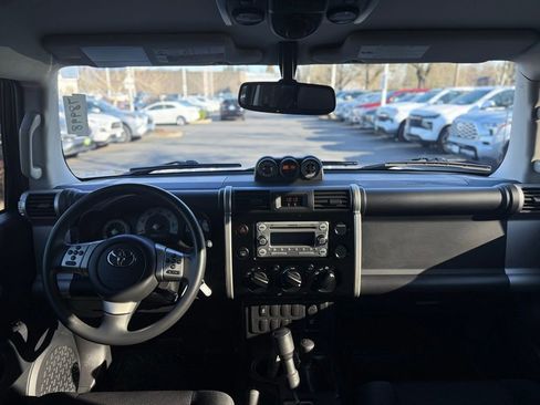 Used 2014 Toyota FJ Cruiser 4WD image 20