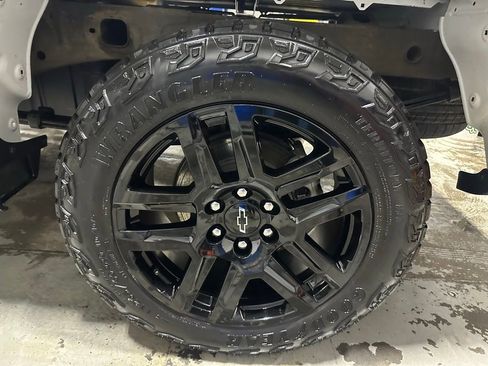 Used 2023 Chevrolet Silverado 1500 Custom Trail Boss w/ LPO, Dark Essentials Package image 22