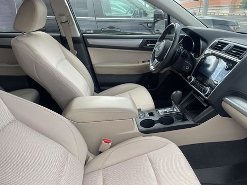 Used 2019 Subaru Outback 2.5i Premium AWD/4WD image 7