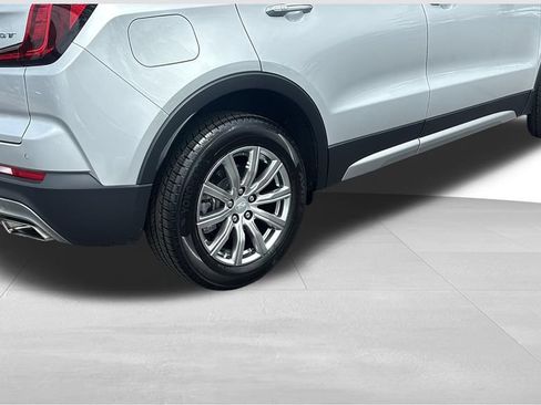 Used 2021 Cadillac XT4 Premium Luxury w/ Cold Weather Package FWD image 8