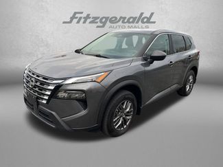 Used 2025 Nissan Rogue S video 2