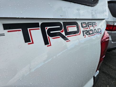 Used 2017 Toyota Tacoma TRD Off-Road w/ Tow Package RWD image 11