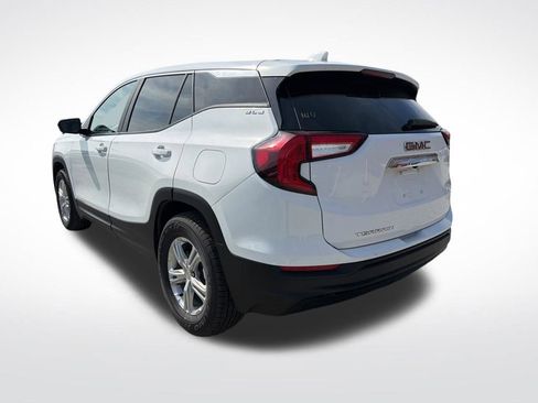 Used 2024 GMC Terrain SLE image 12