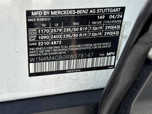 Certified 2024 Mercedes-Benz GLB 250 image 25