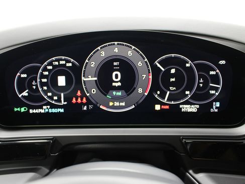 Used 2025 Porsche Cayenne Turbo AWD/4WD image 15