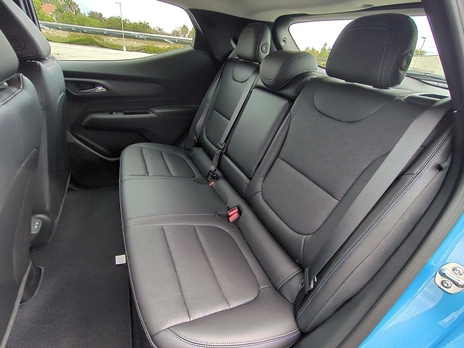 New 2027 Chevrolet Bolt LT w/ Comfort Package FWD image 24
