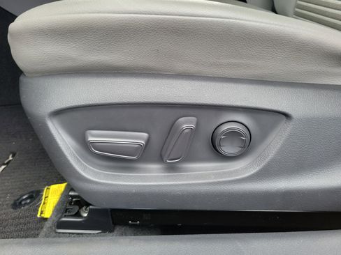 Used 2021 Toyota Camry SE image 24