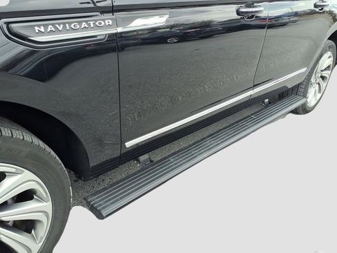 Used 2022 Lincoln Navigator L Reserve image 11