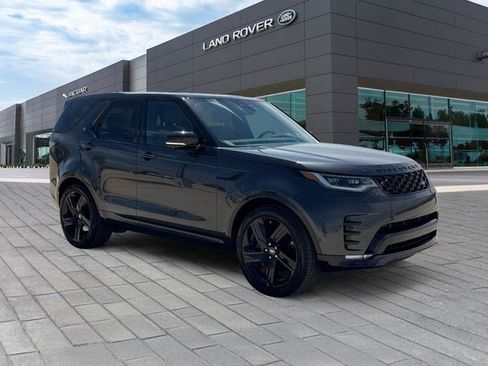 Used 2025 Land Rover Discovery Dynamic SE AWD/4WD image 7