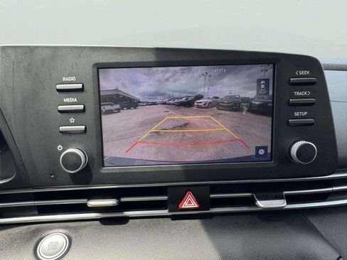 Used 2023 Hyundai Elantra SEL FWD image 32