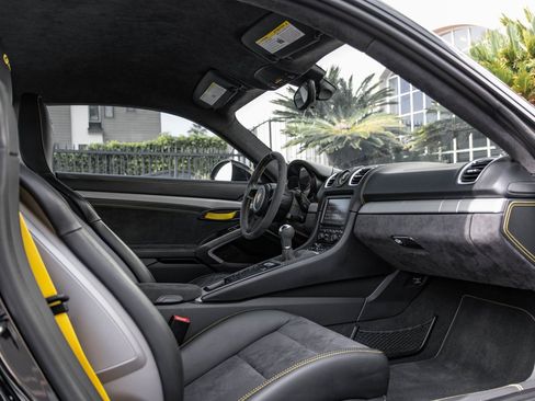 Used 2016 Porsche Cayman GT4 image 24