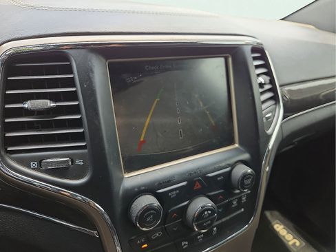 Used 2014 Jeep Grand Cherokee Overland AWD/4WD image 16
