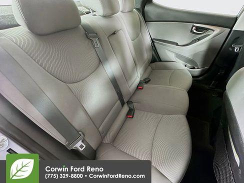 Used 2015 Hyundai Elantra SE w/ Option Group 02 image 24