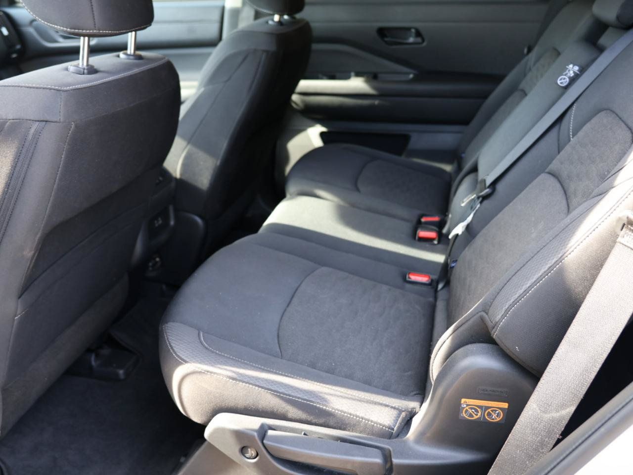 Used 2024 Nissan Pathfinder SV FWD image 17