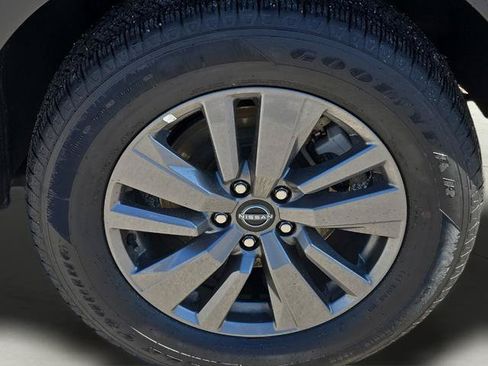 Used 2024 Nissan Pathfinder SV FWD image 17