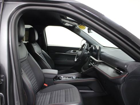 Used 2025 Ford Explorer ST-Line w/ ST-Line Street Pack AWD/4WD image 28