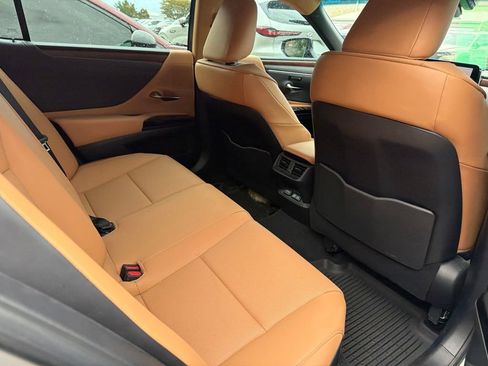Used 2024 Lexus ES 350 w/ Premium Package FWD image 6