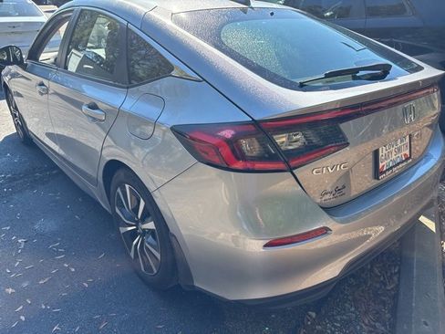 Used 2024 Honda Civic EX-L image 10