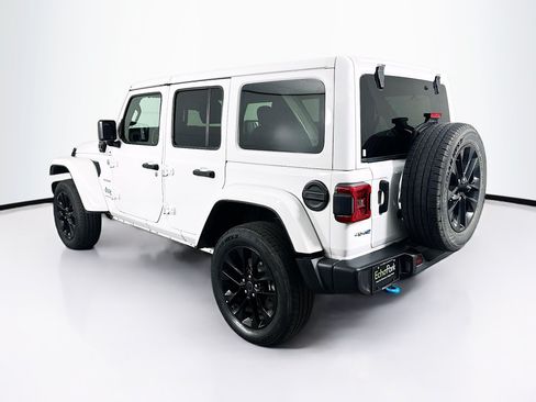 Used 2024 Jeep Wrangler Unlimited Sahara AWD/4WD image 5