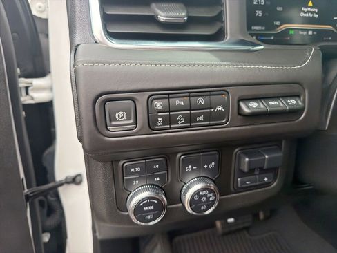 Used 2024 GMC Yukon Denali Ultimate AWD/4WD image 20