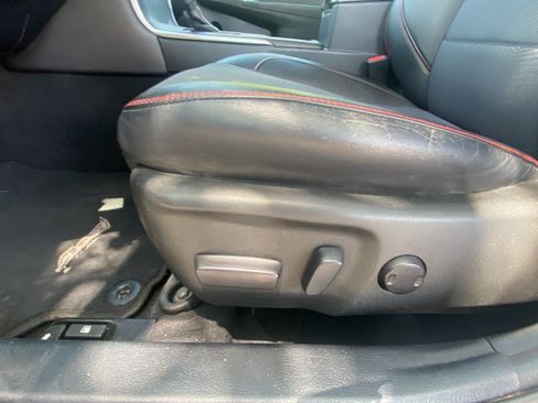 Used 2016 Toyota Camry SE FWD image 10