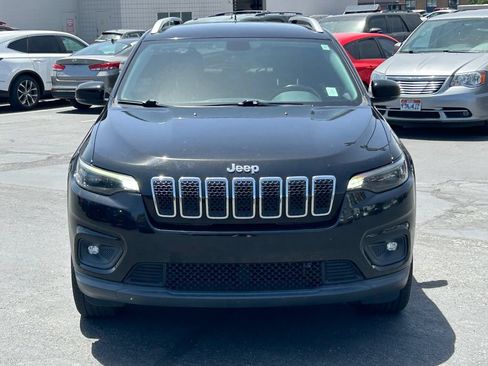 Used 2019 Jeep Cherokee Latitude Plus w/ Comfort/Convenience Group AWD/4WD image 10