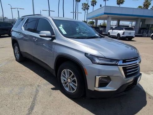 Certified 2023 Chevrolet Traverse LT FWD image 2