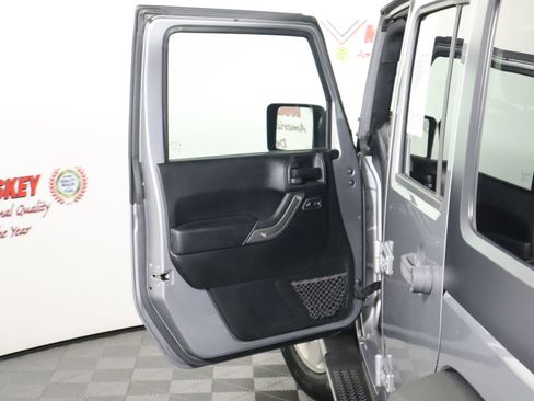 Used 2018 Jeep Wrangler Unlimited Sport S AWD/4WD image 20