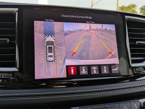 Used 2022 Chrysler Pacifica Limited FWD image 25