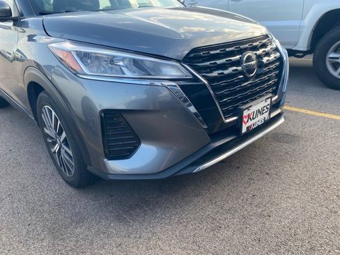 Used 2021 Nissan Kicks SV FWD image 4