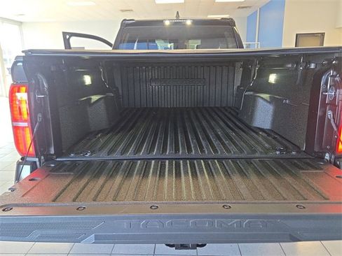 Used 2025 Toyota Tacoma TRD Off-Road image 22