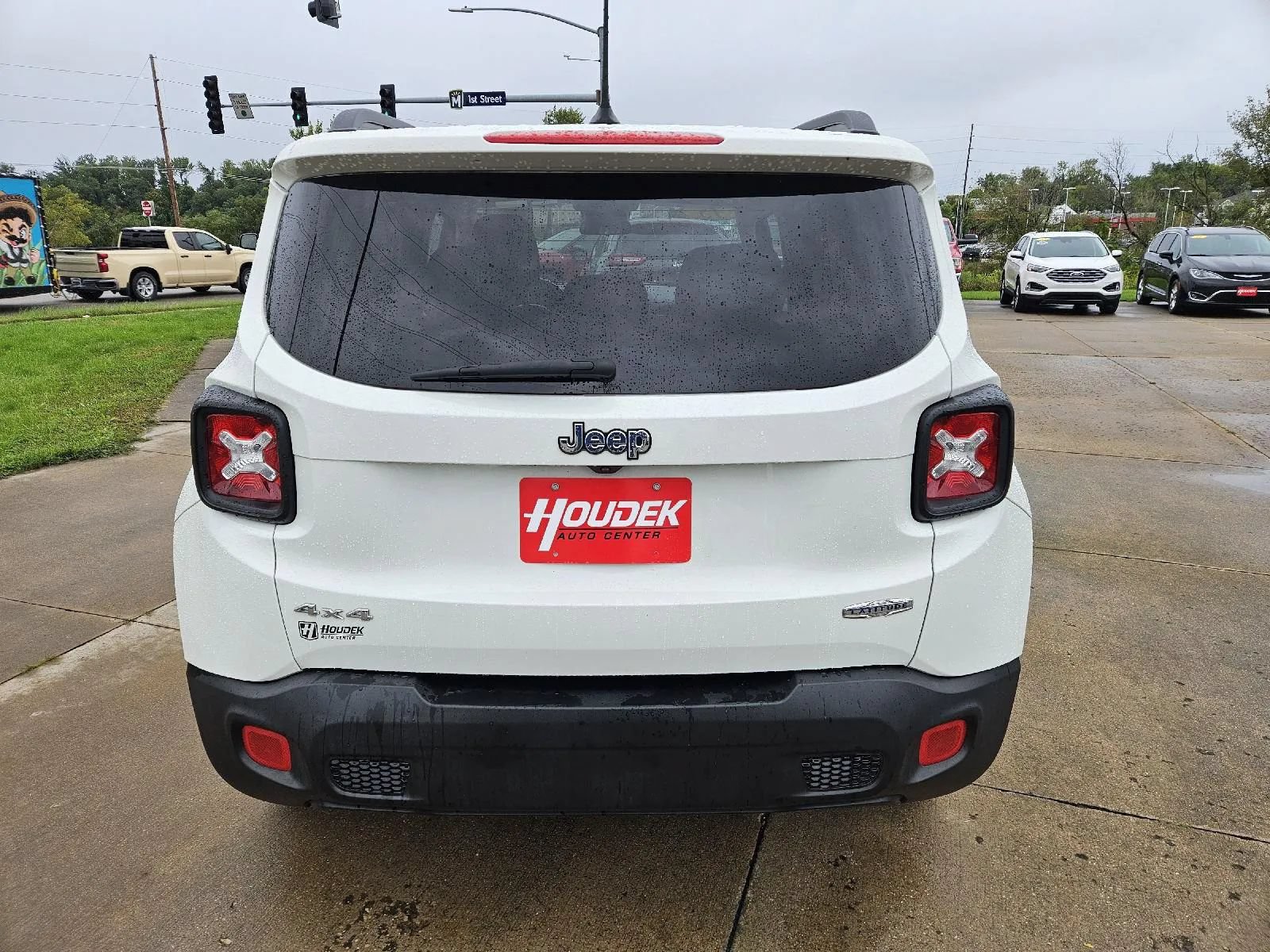 Used 2015 Jeep Renegade Latitude AWD/4WD image 7
