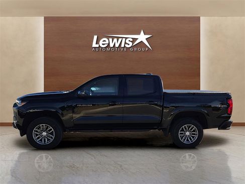 Used 2024 Chevrolet Colorado LT w/ LT Convenience Package II image 2