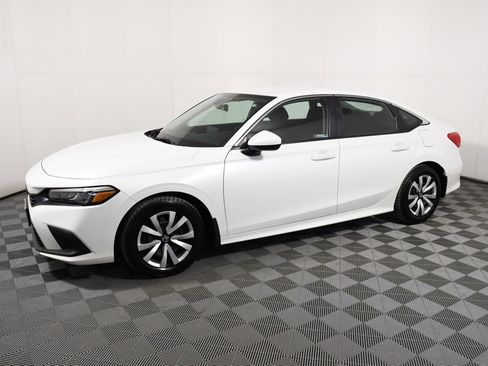 Used 2022 Honda Civic LX image 2