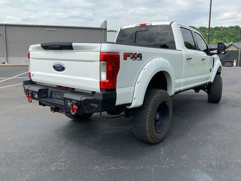 Used 2017 Ford F250 XLT w/ XLT Premium Package AWD/4WD image 13