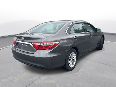 Used 2016 Toyota Camry LE FWD image 6