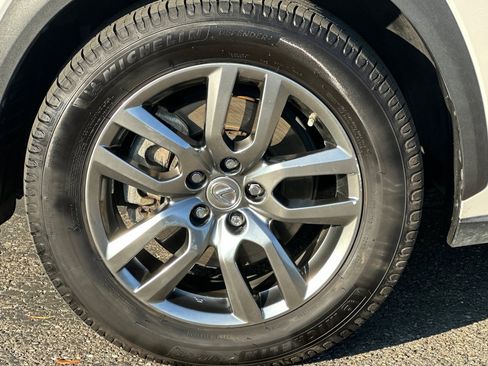 Used 2015 Lexus NX 300h AWD image 37